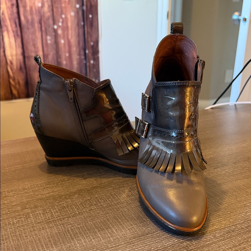 Hispanitas Leather Fringe Wedge Ankle Taupe Color Boots